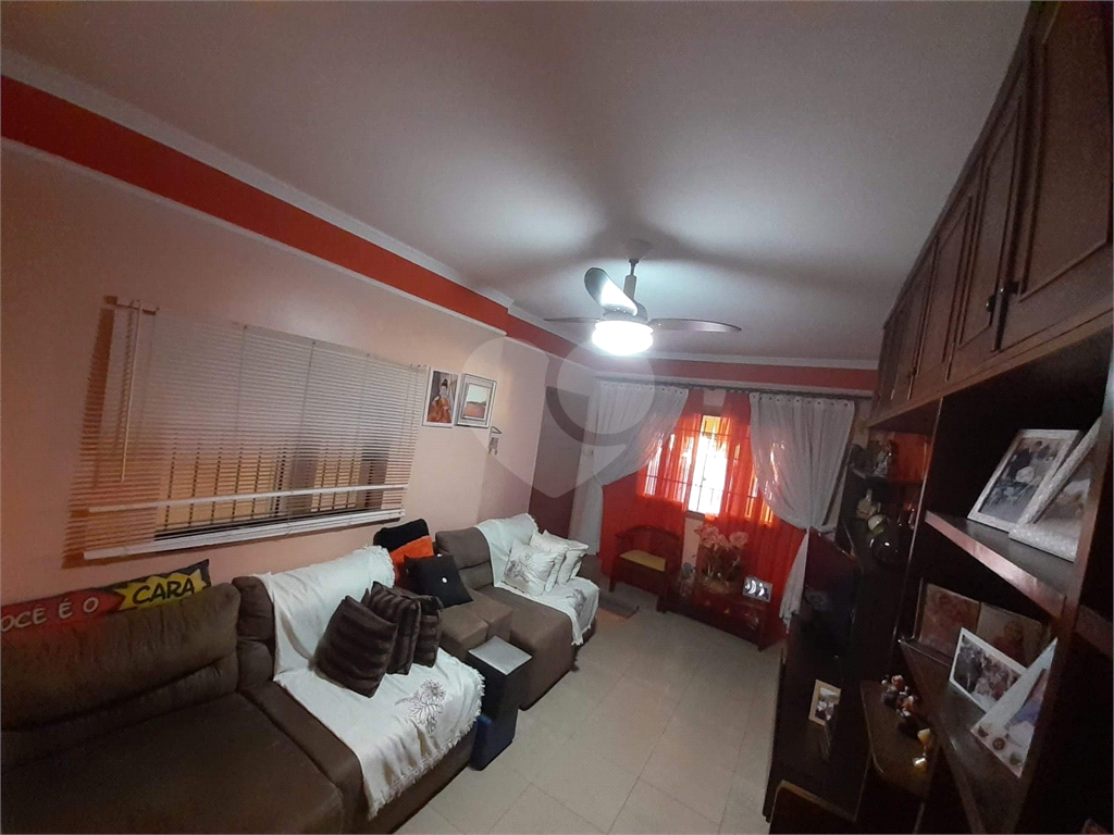 Casa à venda com 3 quartos, 200m² - Foto 17