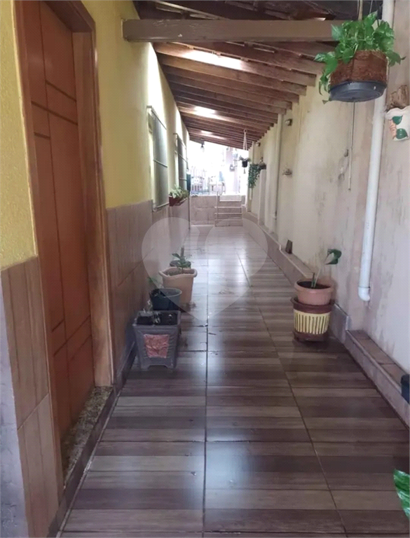 Casa à venda com 3 quartos, 200m² - Foto 3