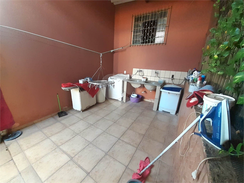 Casa à venda com 3 quartos, 200m² - Foto 10