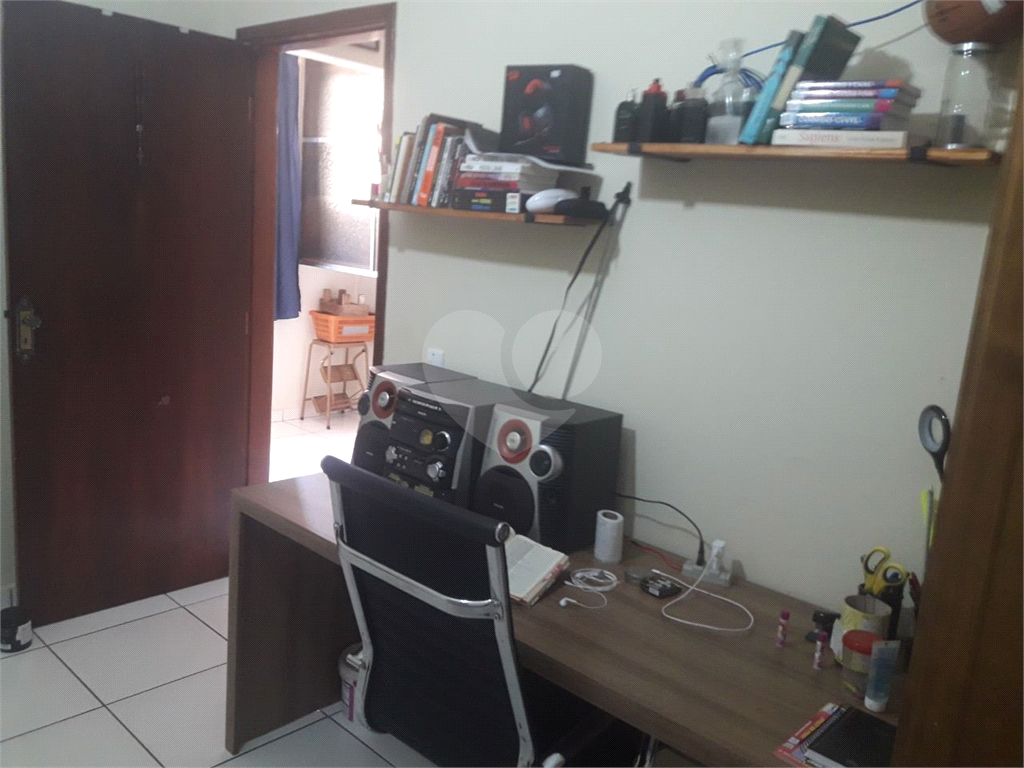 Casa à venda com 2 quartos, 180m² - Foto 11