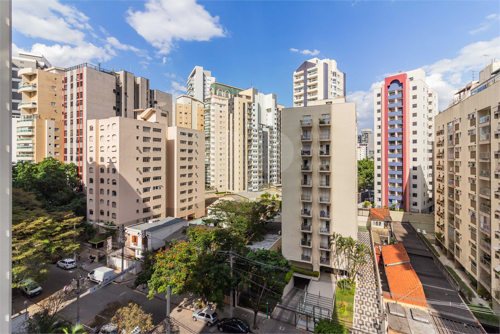 Apartamento para Venda com 152m², três suítes, duas vagas na Vila Olímpia!