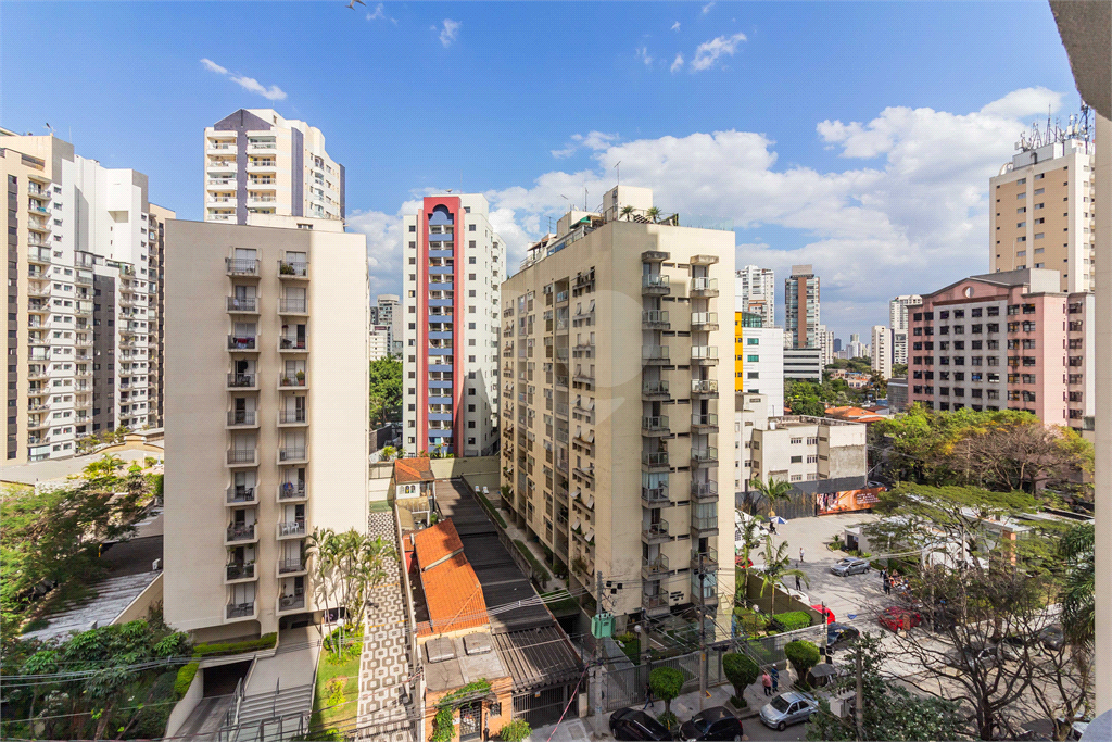 Apartamento para Venda com 152m², três suítes, duas vagas na Vila Olímpia!