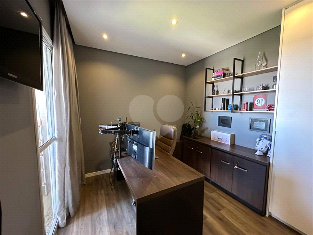 Cobertura mobiliada à venda no Butantã de 171 m², 3 suítes, varanda gourmet, 5 banheiros, 3 vagas