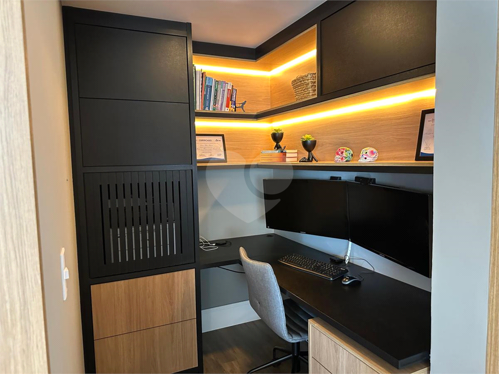 Cobertura mobiliada à venda no Butantã de 171 m², 3 suítes, varanda gourmet, 5 banheiros, 3 vagas