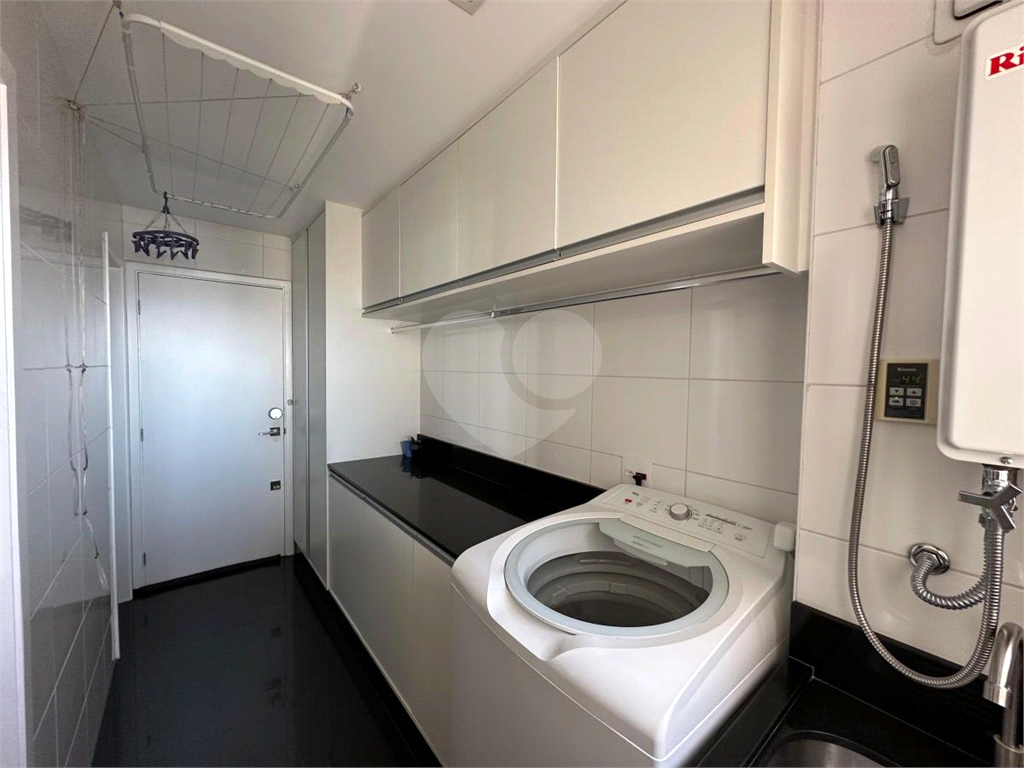 Cobertura mobiliada à venda no Butantã de 171 m², 3 suítes, varanda gourmet, 5 banheiros, 3 vagas