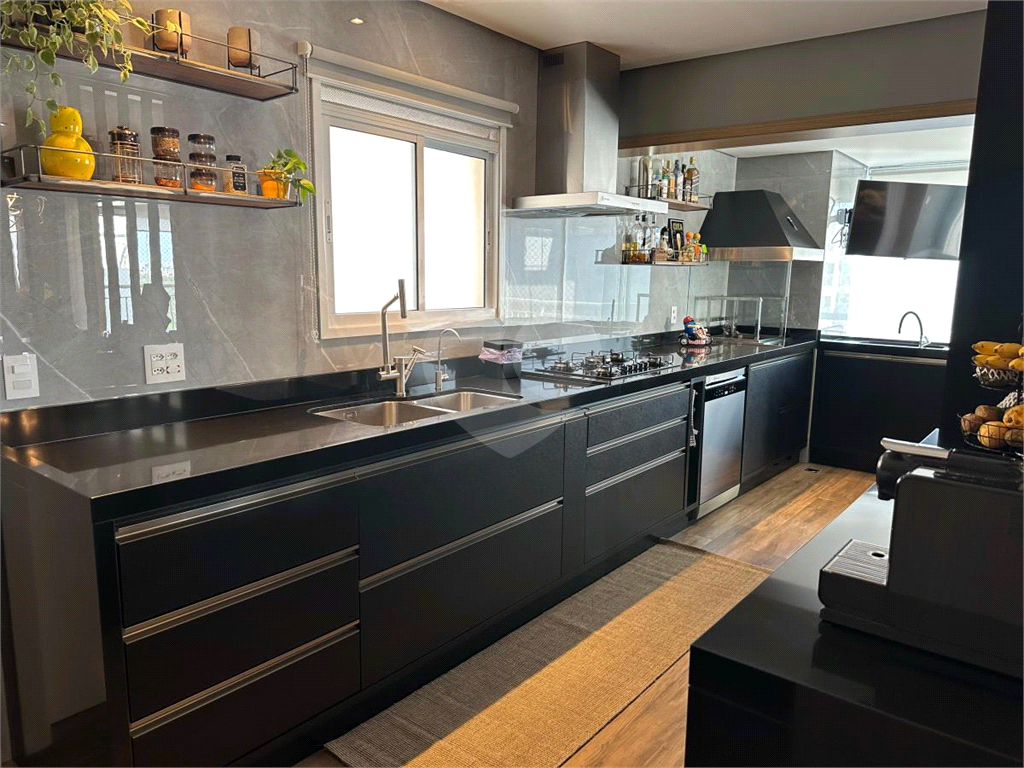 Cobertura mobiliada à venda no Butantã de 171 m², 3 suítes, varanda gourmet, 5 banheiros, 3 vagas