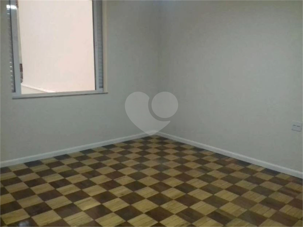 Casa para alugar com 3 quartos, 130m² - Foto 11