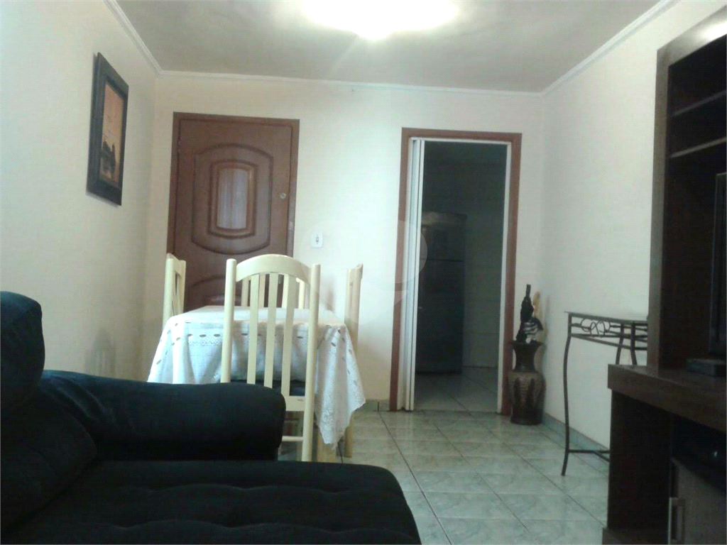 APARTAMENTO em JARDIM GUARULHOS