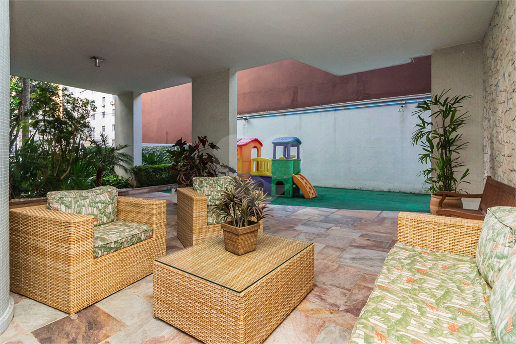 APARTAMENTO À VENDA COM 230M2 - 3 QUARTOS - 2 VAGAS EM HIGIENÓPOLIS.