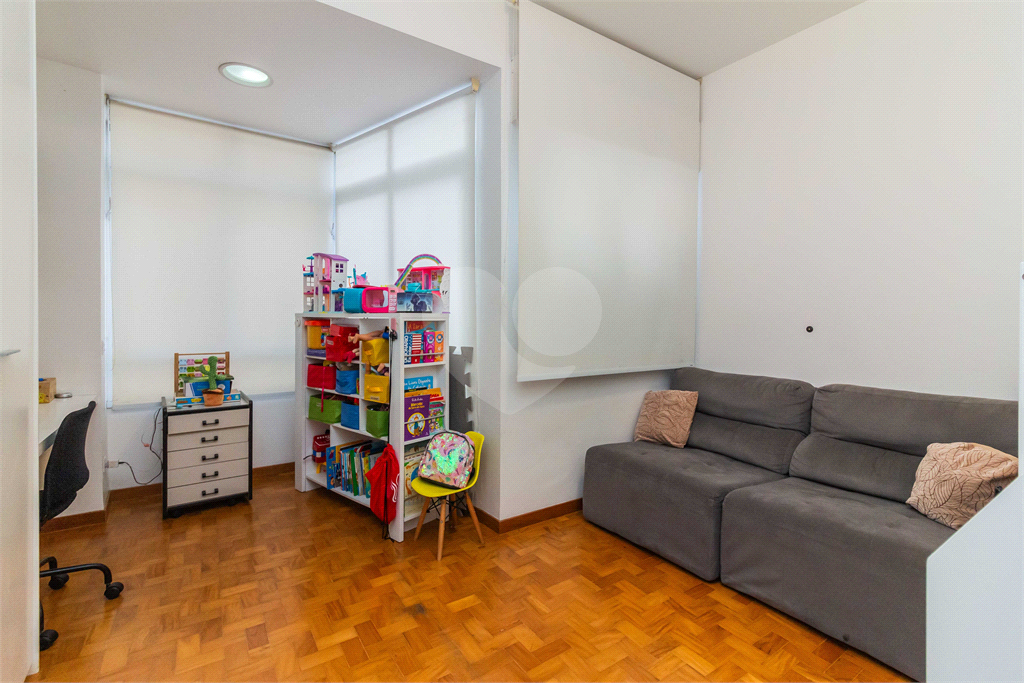 APARTAMENTO À VENDA COM 230M2 - 3 QUARTOS - 2 VAGAS EM HIGIENÓPOLIS.