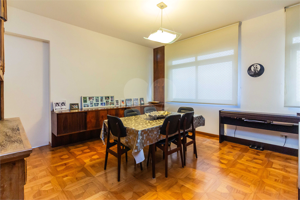 APARTAMENTO À VENDA COM 230M2 - 3 QUARTOS - 2 VAGAS EM HIGIENÓPOLIS.