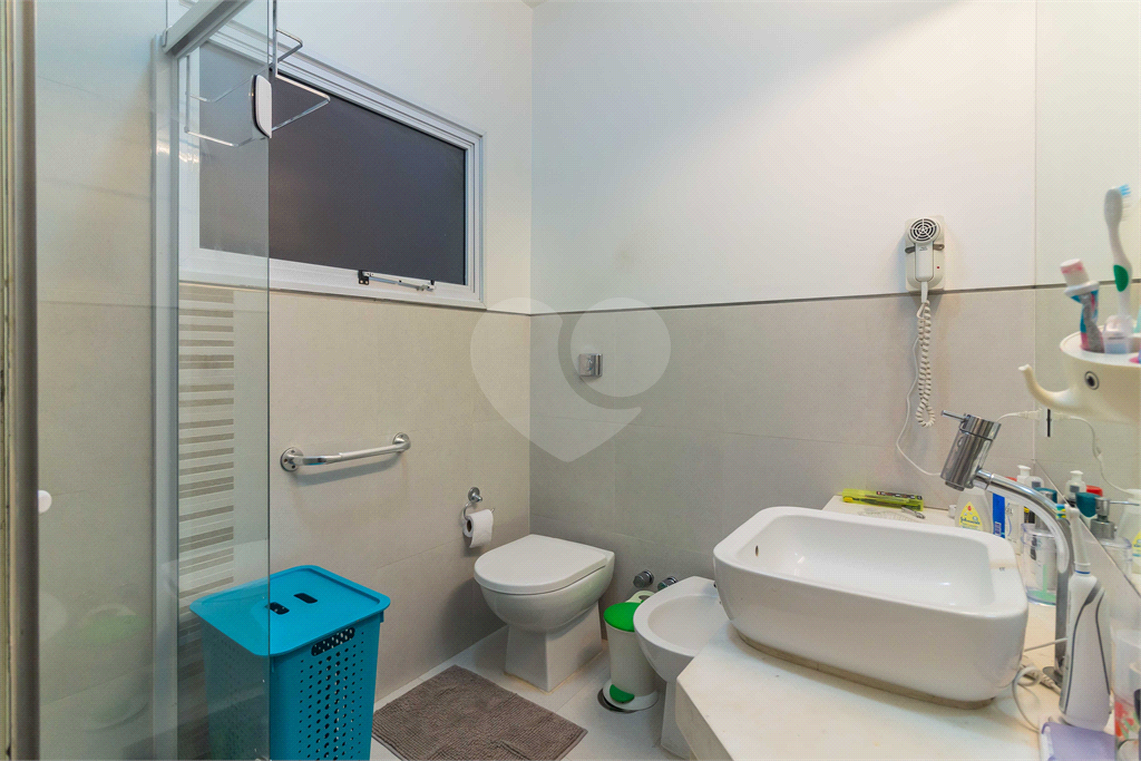APARTAMENTO À VENDA COM 230M2 - 3 QUARTOS - 2 VAGAS EM HIGIENÓPOLIS.