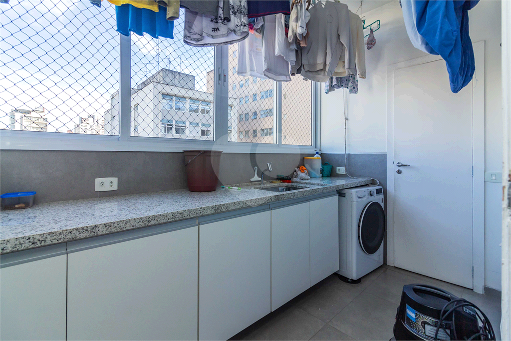 APARTAMENTO À VENDA COM 230M2 - 3 QUARTOS - 2 VAGAS EM HIGIENÓPOLIS.