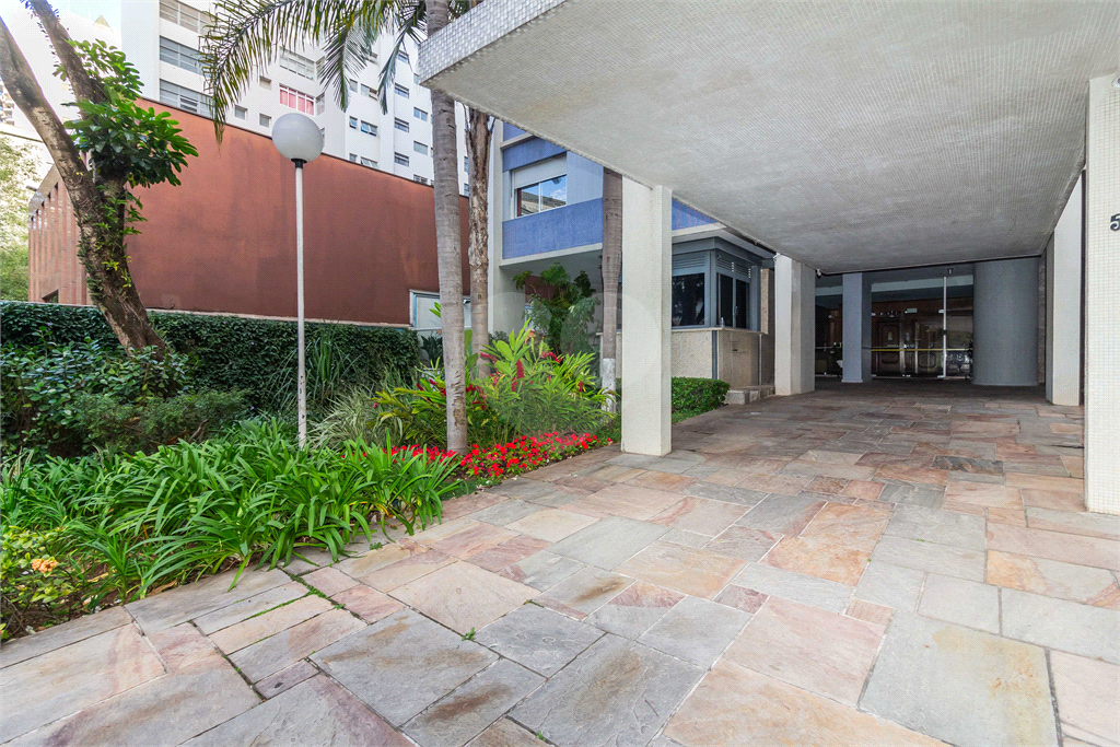 APARTAMENTO À VENDA COM 230M2 - 3 QUARTOS - 2 VAGAS EM HIGIENÓPOLIS.