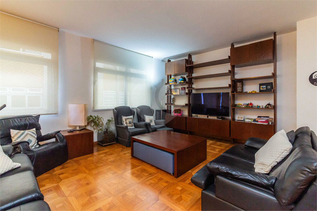 APARTAMENTO À VENDA COM 230M2 - 3 QUARTOS - 2 VAGAS EM HIGIENÓPOLIS.