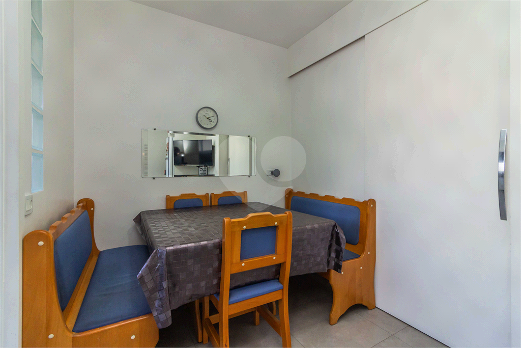 APARTAMENTO À VENDA COM 230M2 - 3 QUARTOS - 2 VAGAS EM HIGIENÓPOLIS.