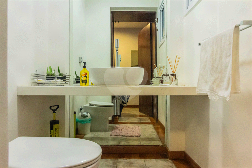 APARTAMENTO À VENDA COM 230M2 - 3 QUARTOS - 2 VAGAS EM HIGIENÓPOLIS.