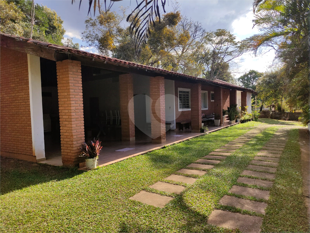 Chácara à venda com 3 quartos, 313m² - Foto 1