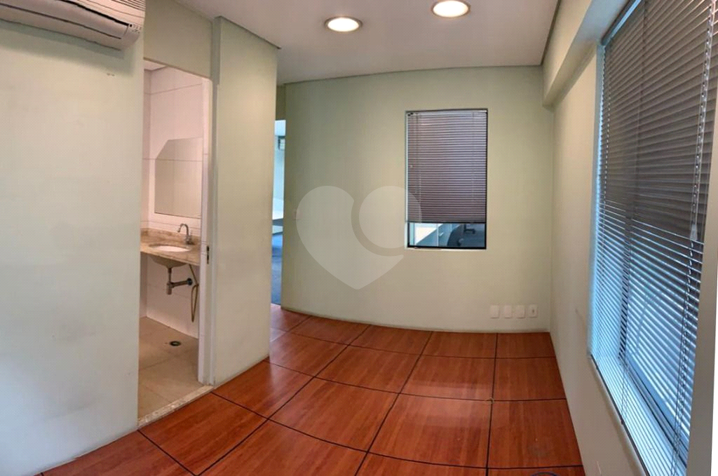 VILA CLEMENTINO - PRÉDIO COMERCIAL 