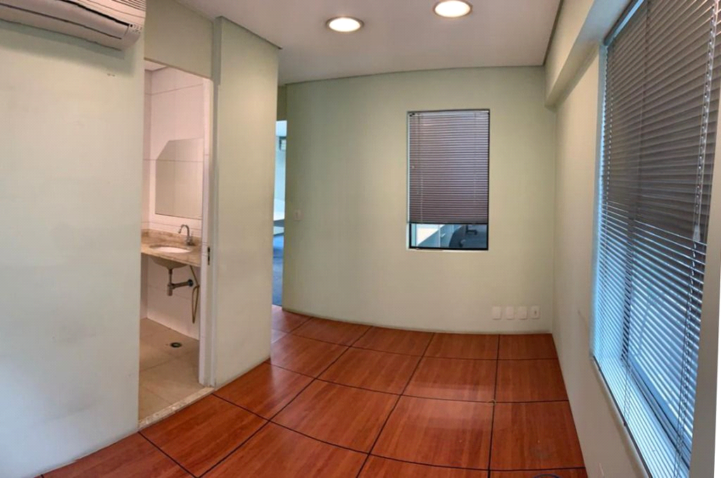 VILA CLEMENTINO - PRÉDIO COMERCIAL 