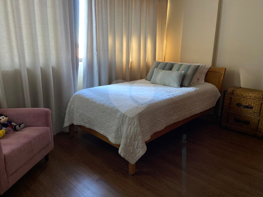 APARTAMENTO em MORUMBI