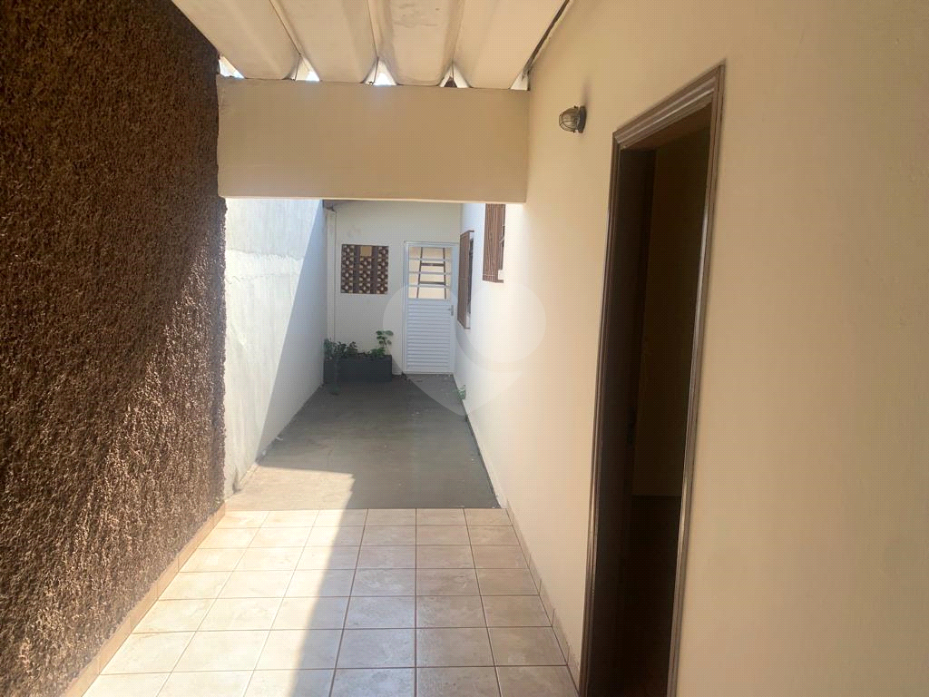 Casa à venda com 3 quartos, 244m² - Foto 2