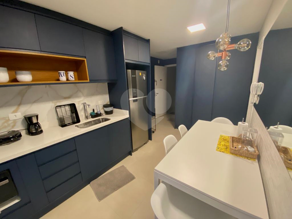 APARTAMENTO em CONSOLAÇÃO