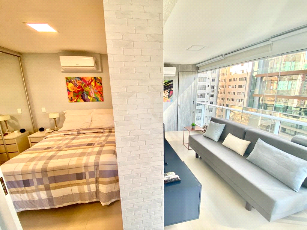 APARTAMENTO em CONSOLAÇÃO