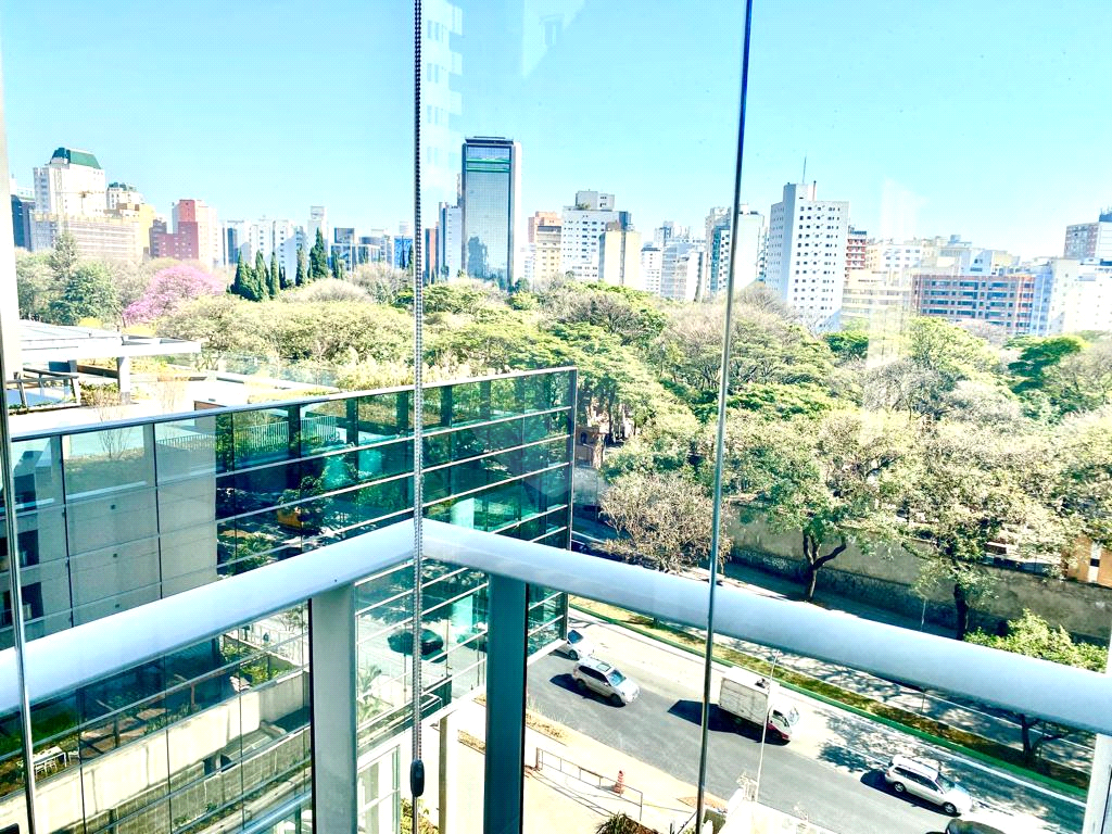 APARTAMENTO em CONSOLAÇÃO