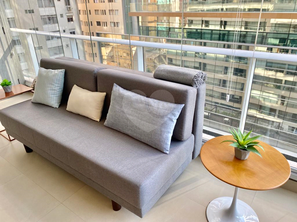 APARTAMENTO em CONSOLAÇÃO