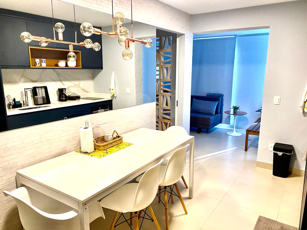 APARTAMENTO em CONSOLAÇÃO