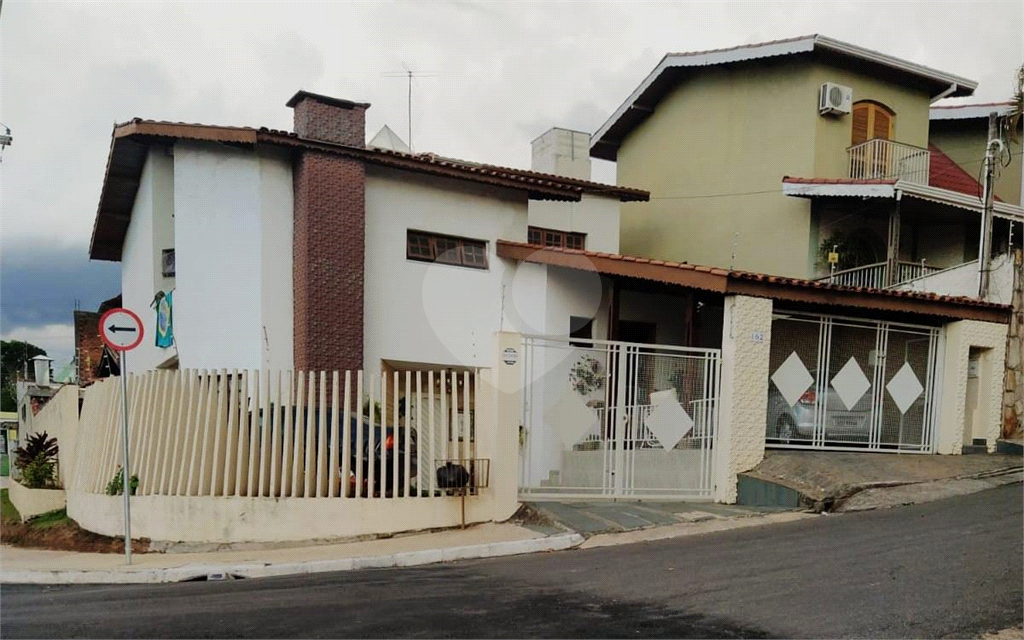 Casa à venda com 5 quartos, 350m² - Foto 1