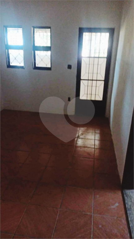 Casa à venda com 2 quartos, 104m² - Foto 1