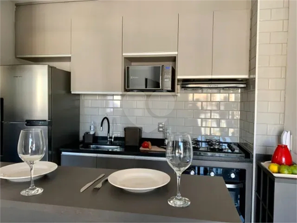 Apartamento mobiliado - 300 metros da estação Liberdade