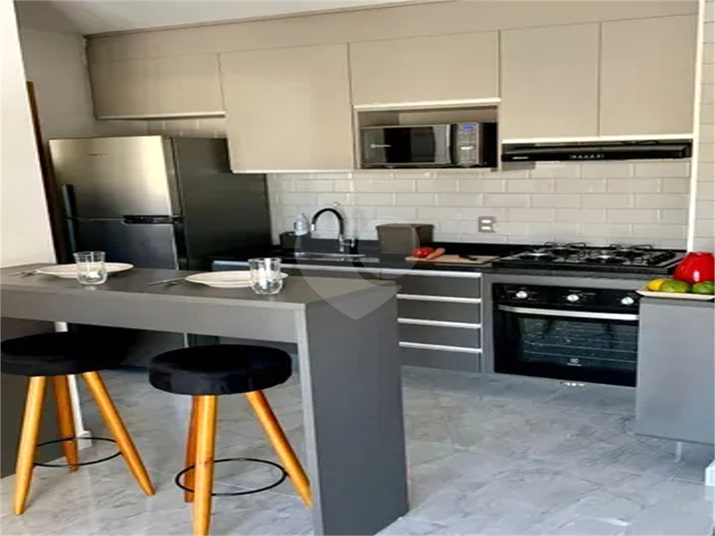 Apartamento mobiliado - 300 metros da estação Liberdade