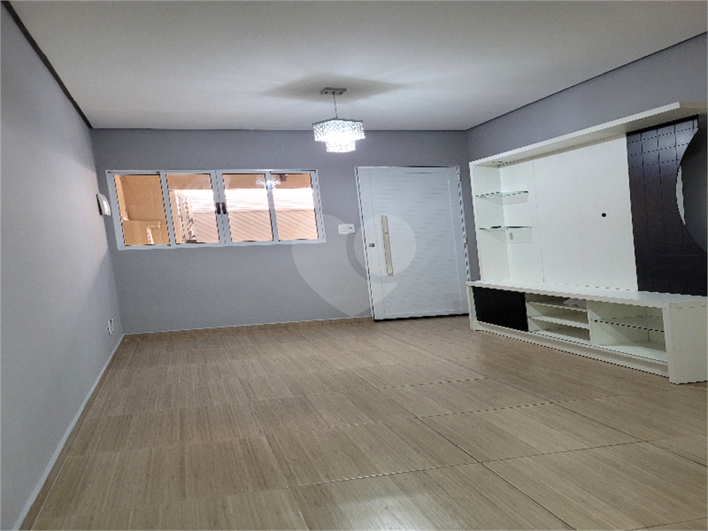 Sobrado  em Santo André, 3 Dorms, 1 suíte e 2 Vagas Paralelas