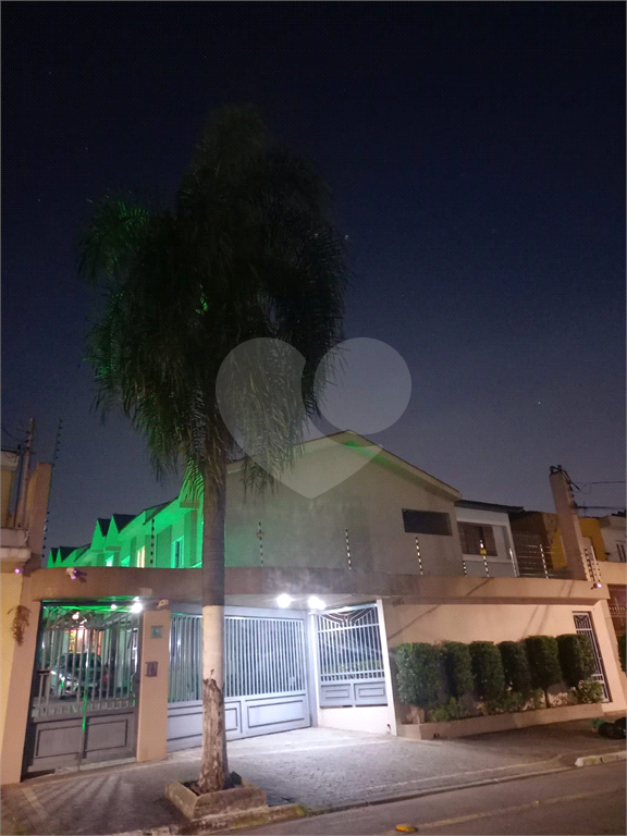 CONDOMÍNIO em VILA CARRÃO