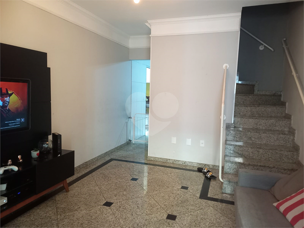 CONDOMÍNIO em VILA CARRÃO