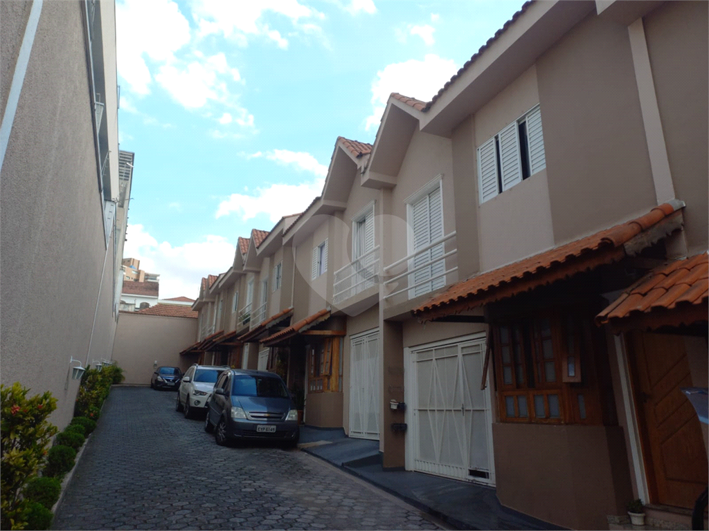 CONDOMÍNIO em VILA CARRÃO