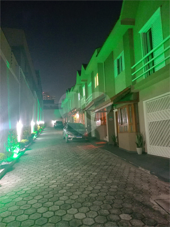 CONDOMÍNIO em VILA CARRÃO