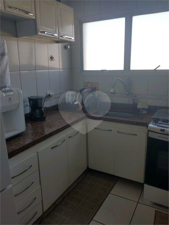 APARTAMENTO em VILA MILTON