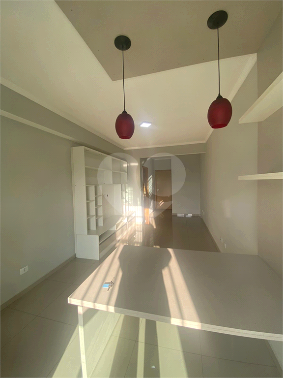 Apartamento para alugar com 2 quartos, 80m² - Foto 12