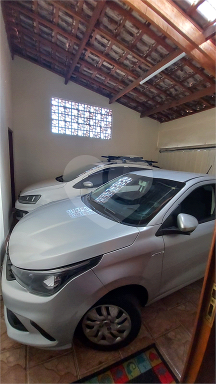 Linda casa térrea a venda com 3 dormitórios na cidade de Bragança Paulista-SP