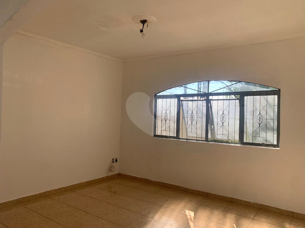 Casa à venda com 3 quartos, 126m² - Foto 1