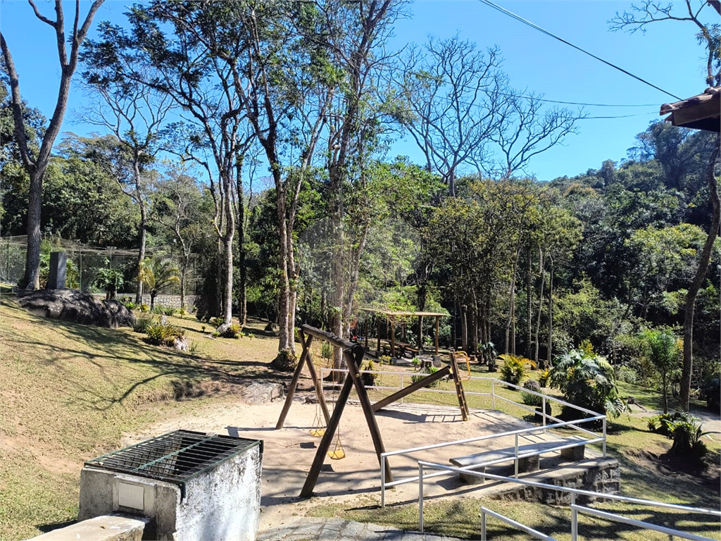 Excelente Sobrado em Condomínio Fechado 