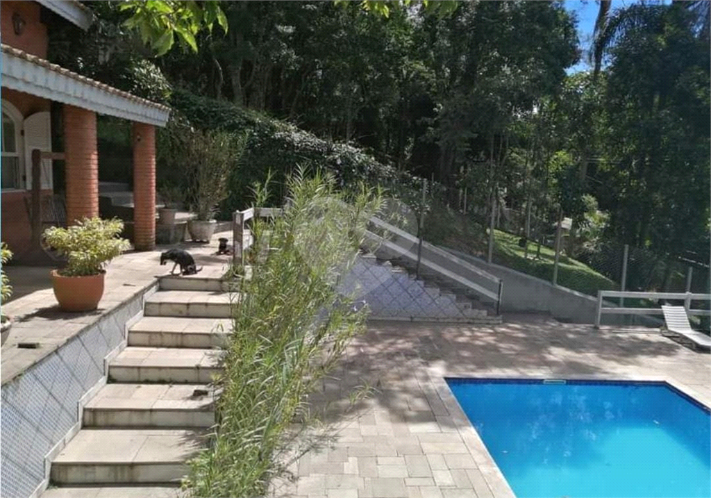 Excelente Sobrado em Condomínio Fechado na