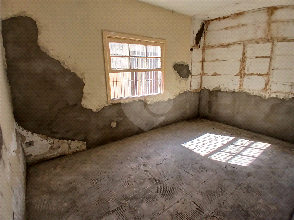 Casa comercial para venda a passos da Braz Leme