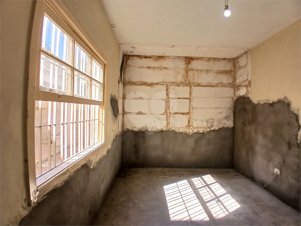Casa comercial para venda a passos da Braz Leme