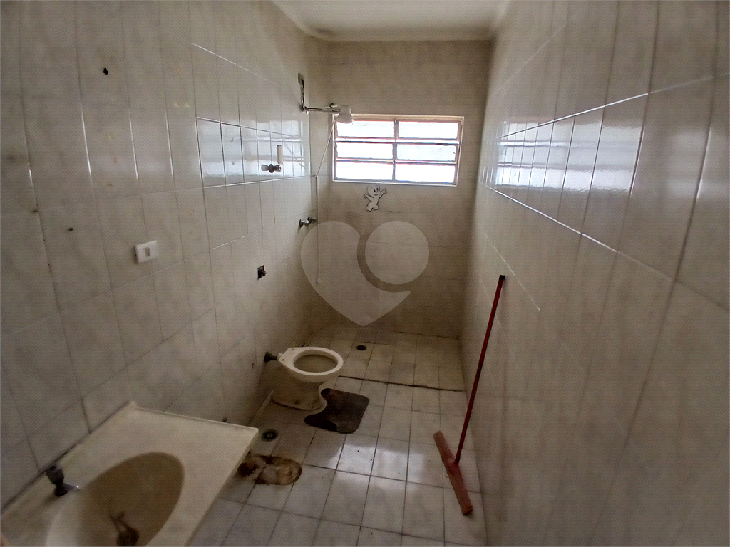 Casa comercial para venda a passos da Braz Leme
