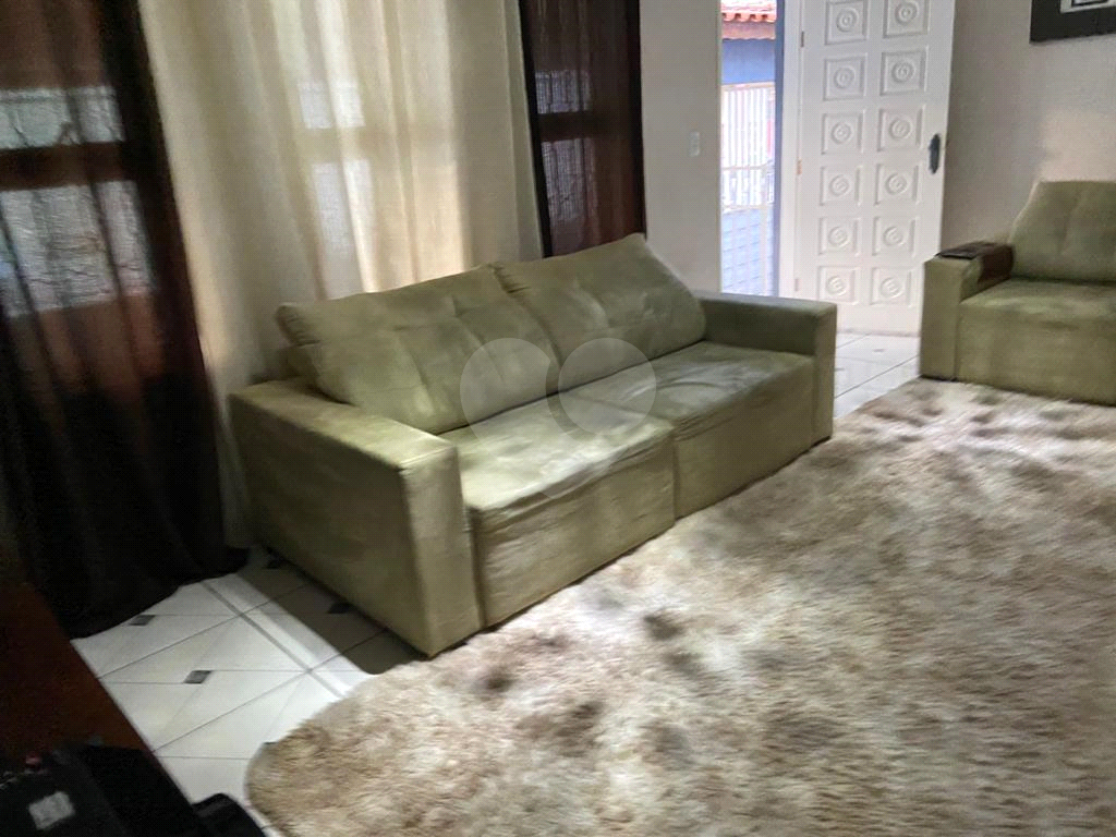 Linda casa térrea á venda com 3 dormitórios na cidade de Bragança Paulista-SP